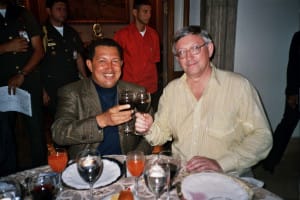 Alan_Woods_with_Chavez