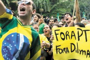 GRUPOS DE DERECHAS PROTESTAN EN BRASIL EN CONTRA DEL GOBIERNO DE ROUSSEFF