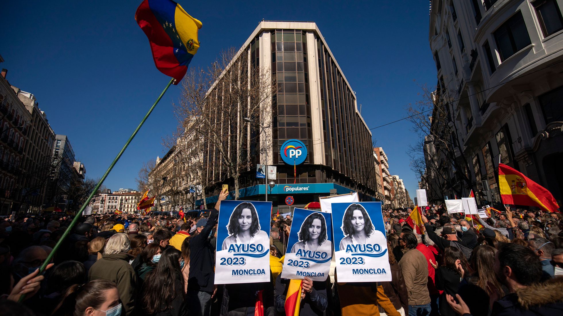 Todos Con Ayuso Unos 3 500 Simpatizantes Del PP Exigen Frente A